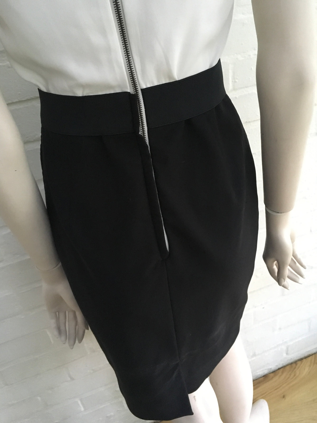 LANVIN TWO TONE BLACK & WHITE CREPE DRESS HIVER 2015 Ladies