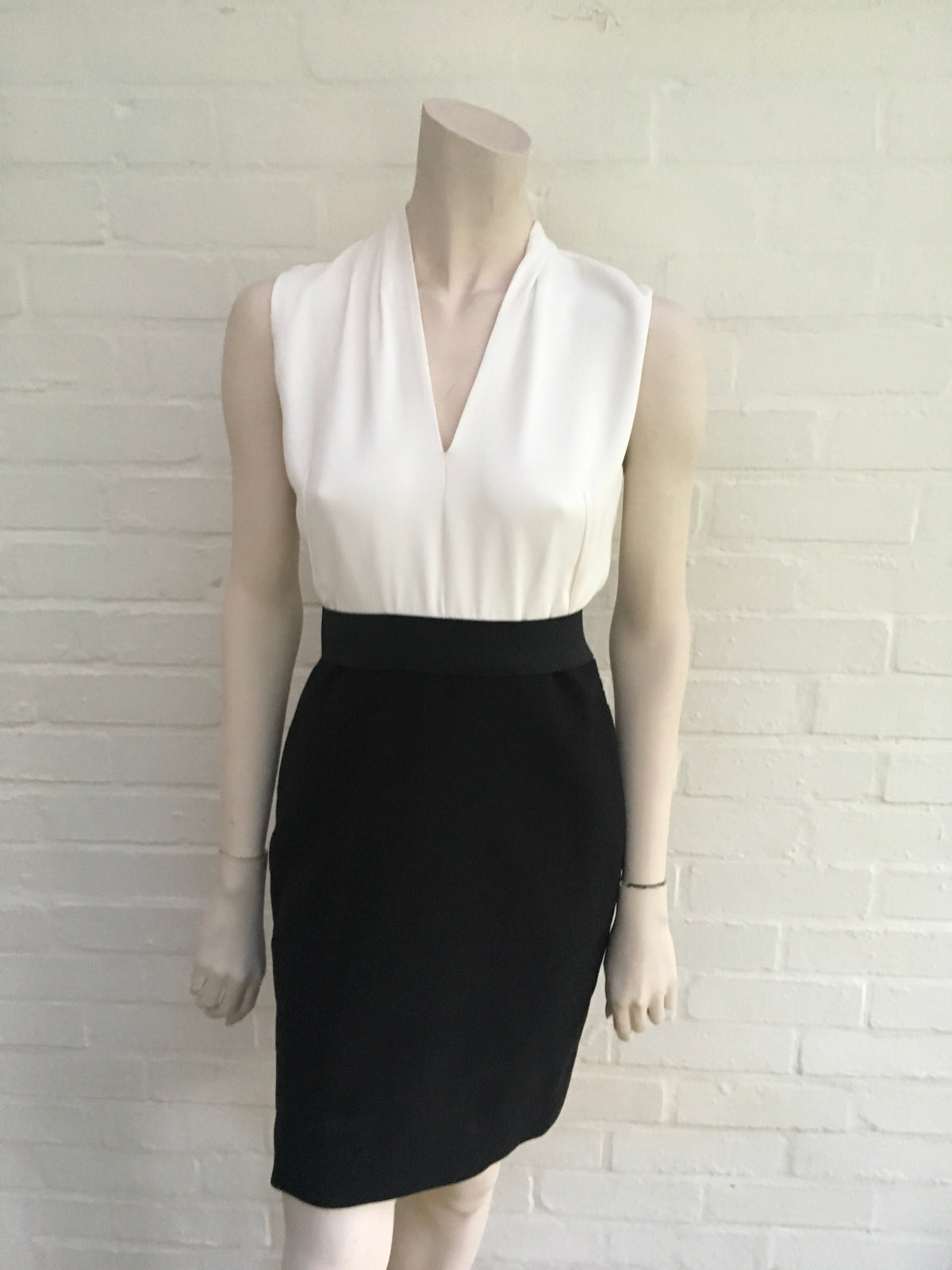 LANVIN TWO TONE BLACK & WHITE CREPE DRESS HIVER 2015 Ladies