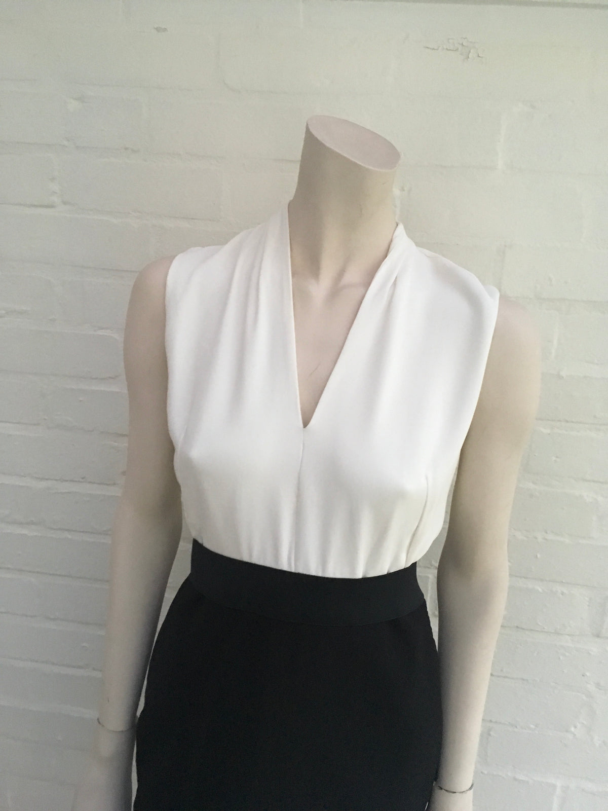 LANVIN TWO TONE BLACK & WHITE CREPE DRESS HIVER 2015 Ladies