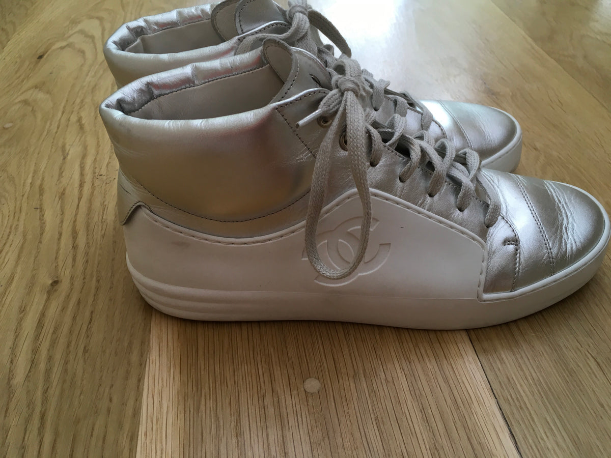 CHANEL SILVER HIGH TOP SNEAKER TRAINERS Ladies