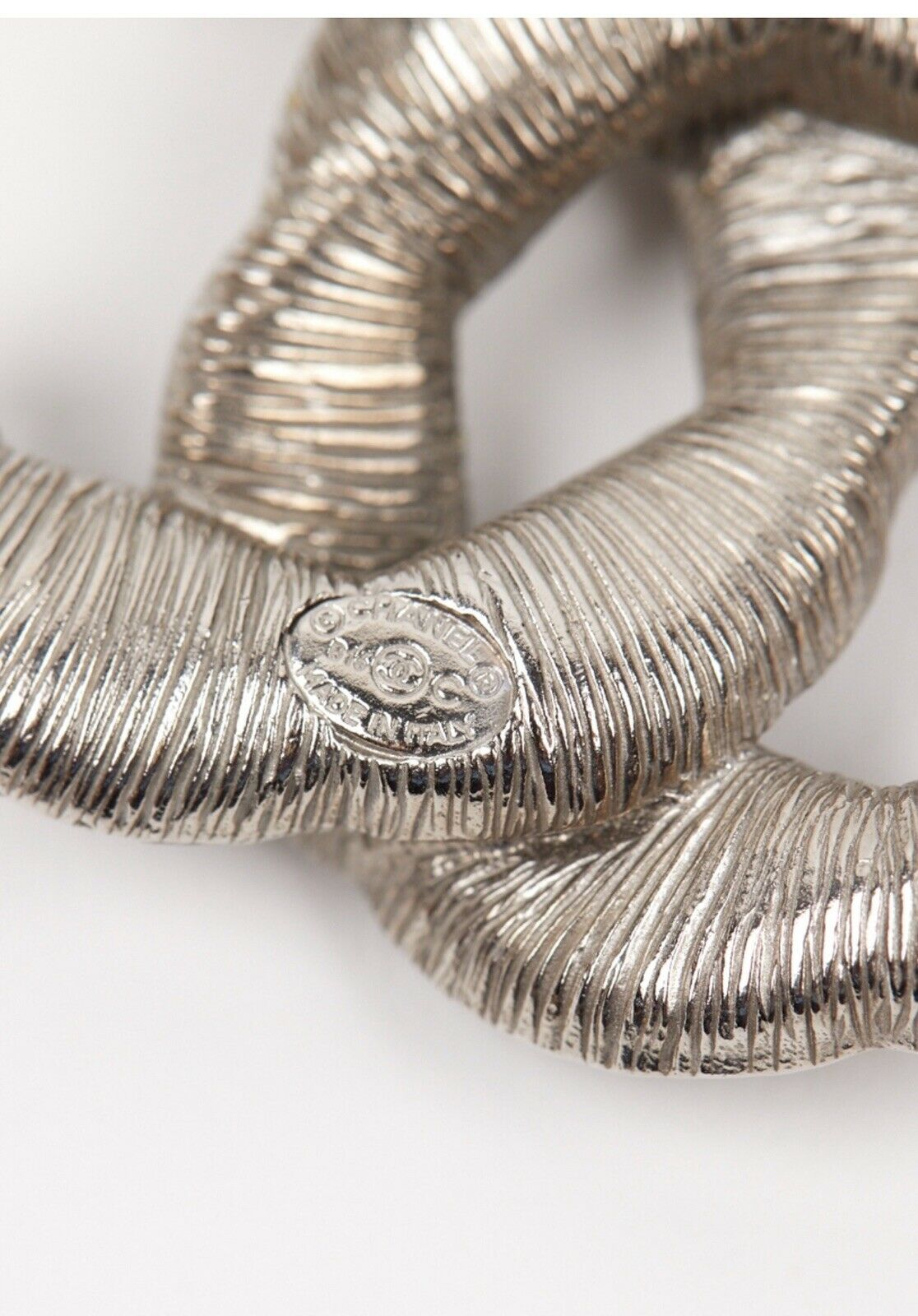CHANEL Paris Cc Crystals Twist Textured Hardware Brooch 13 grams ladies