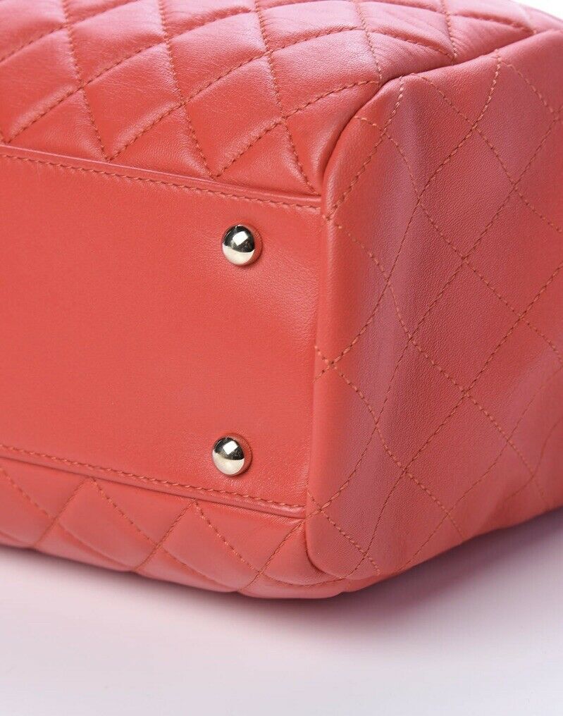 CHANEL Lambskin Quilted Medium Drawstring Classic Bag Handbag ladies