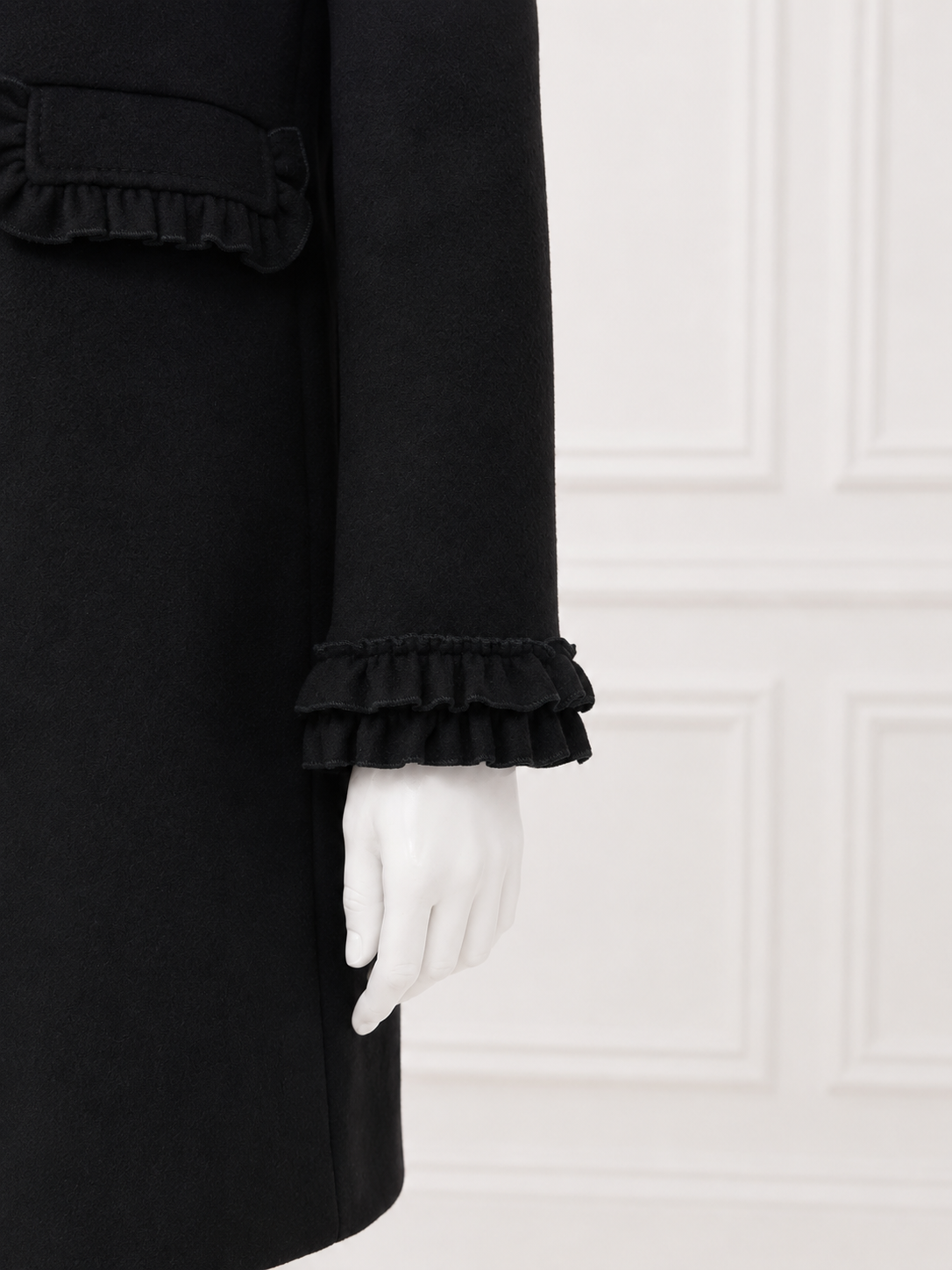 Gucci Black Wool Coat with GG Pearl Buttons – IT 34 / XXS ladies