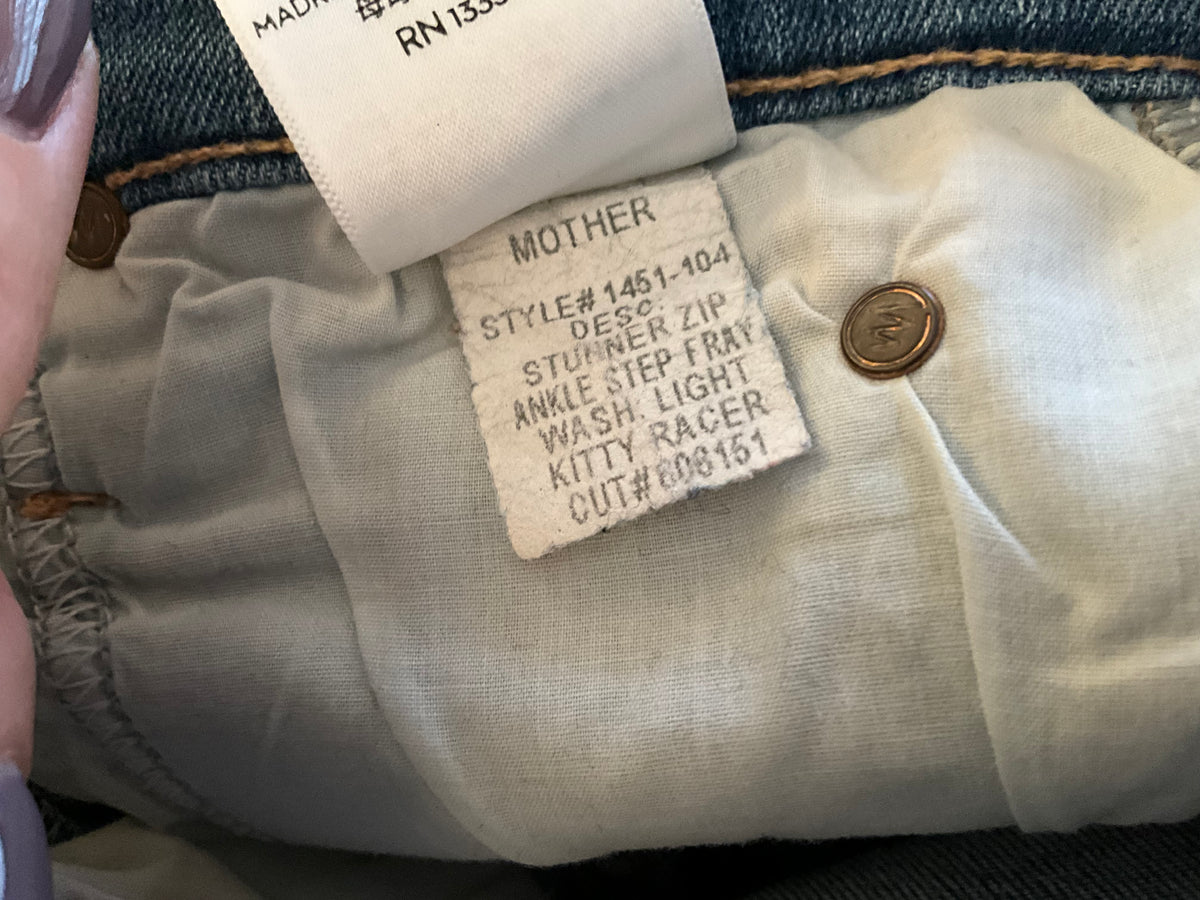 MOTHER The Stunner Zip Ankle Step Fray In Light Kitty Racer Jeans size 26 ladies