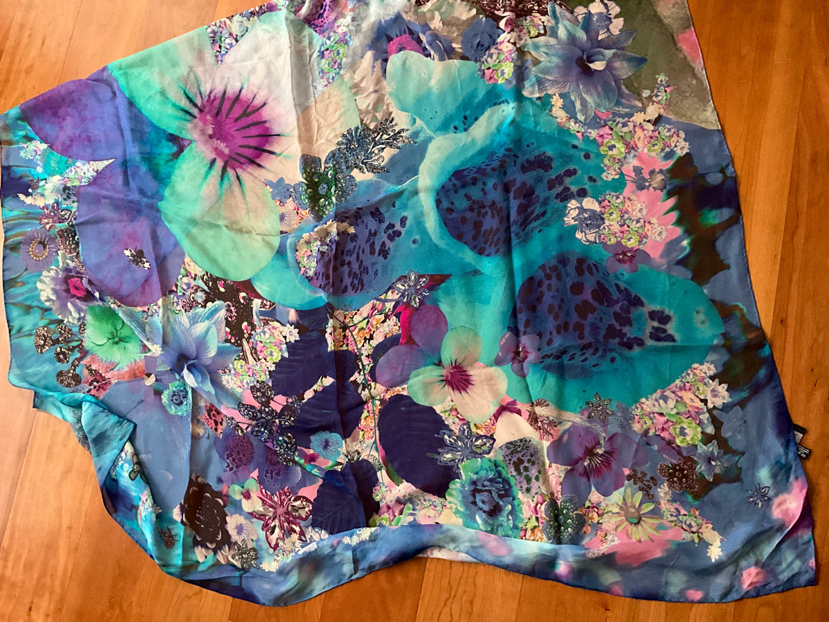 Jane Carr Printed Shawl Scarf in blue chiffon silk extra large 70.9 x 51.2 inch ladies