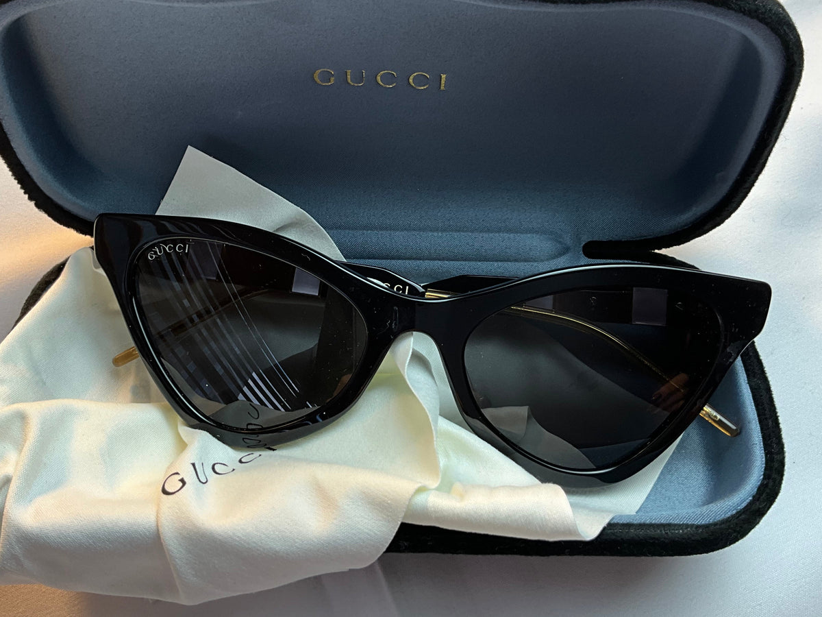 Gucci Limited Edition GG0597S Cat-Eye Sunglasses ladies