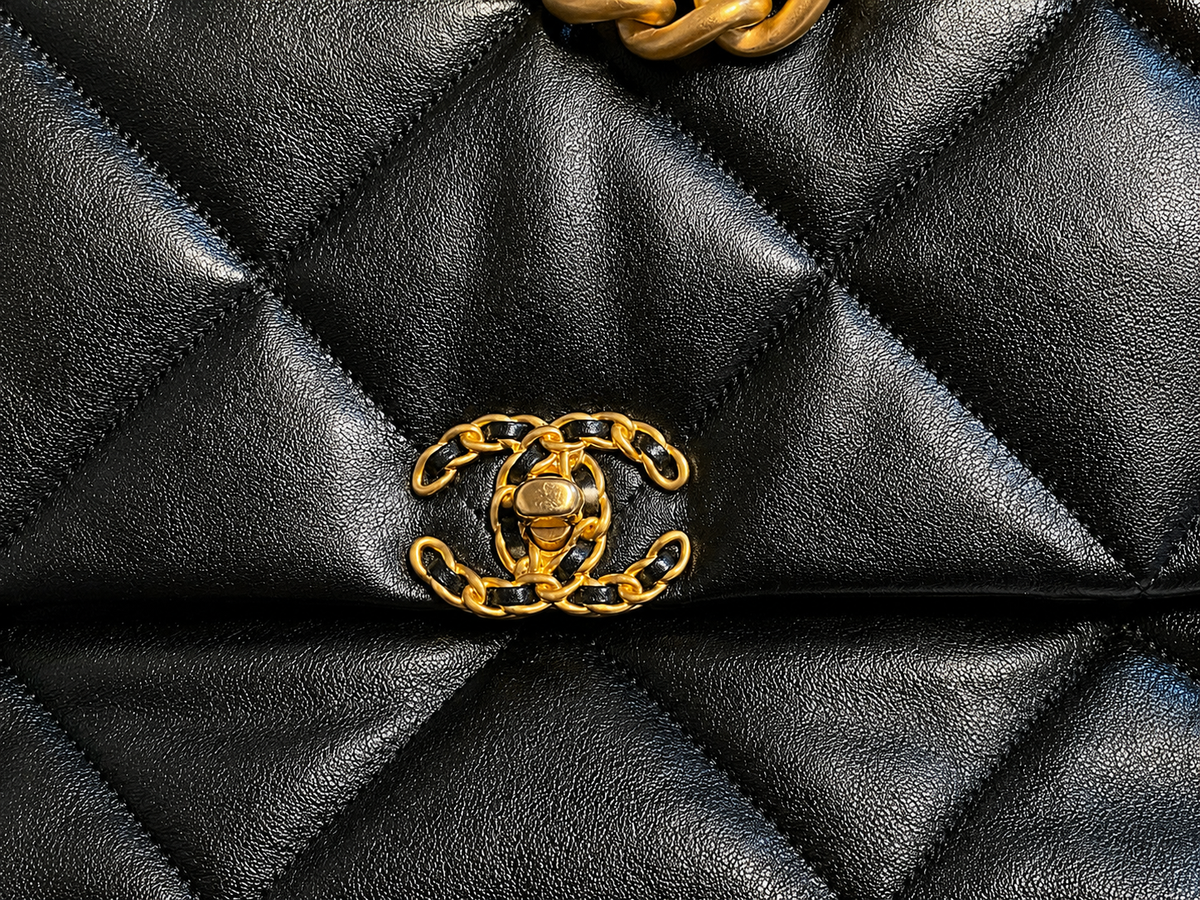 Chanel 19 Maxi Flap Bag – Black Lambskin Leather Handbag ladies