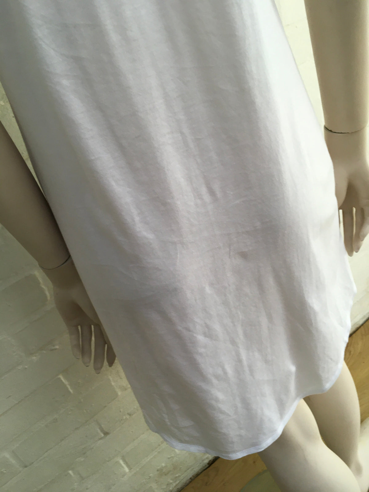 Hanro Cotton Deluxe White Sleeveless Nightdress – Size XS ladies