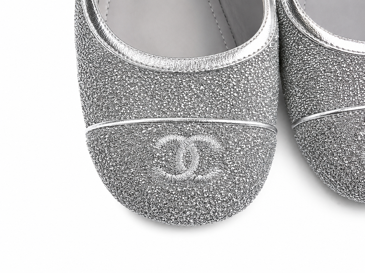 Chanel CC Cap Toe Mary Jane Flats – Silver Glitter – Size EU 38.5 ladies