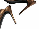 Valentino Garavani Roman Stud T-Strap Leather Sandals Size 39 1/2 ladies