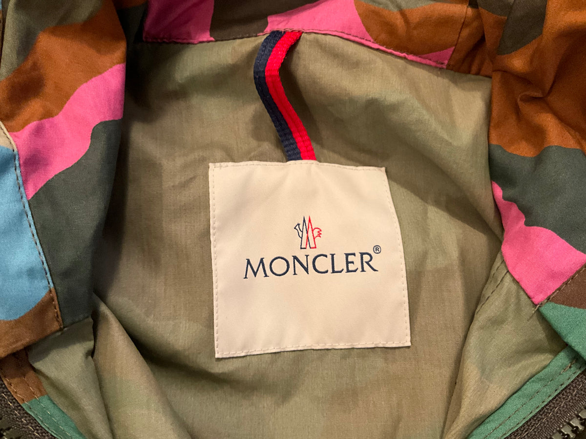 Moncler Unisex Camouflage Hooded Jacket Kounde Size 2 men