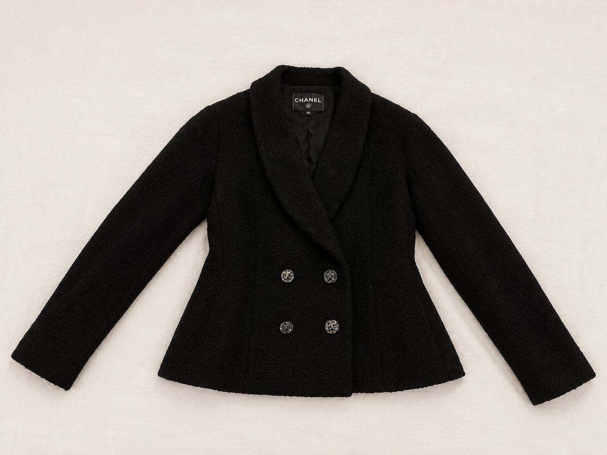 Chanel La Petite Veste Noire Black Bouclé Wool Jacket – Pre-Fall 2022/2023  – Size 40 ladies