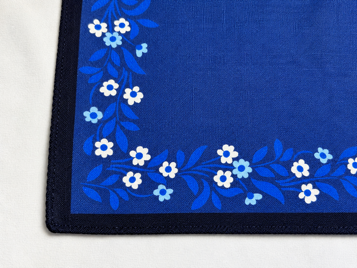 Men’s set of 2 100% Linen Pocket Square – Cream & Blue Paisley men