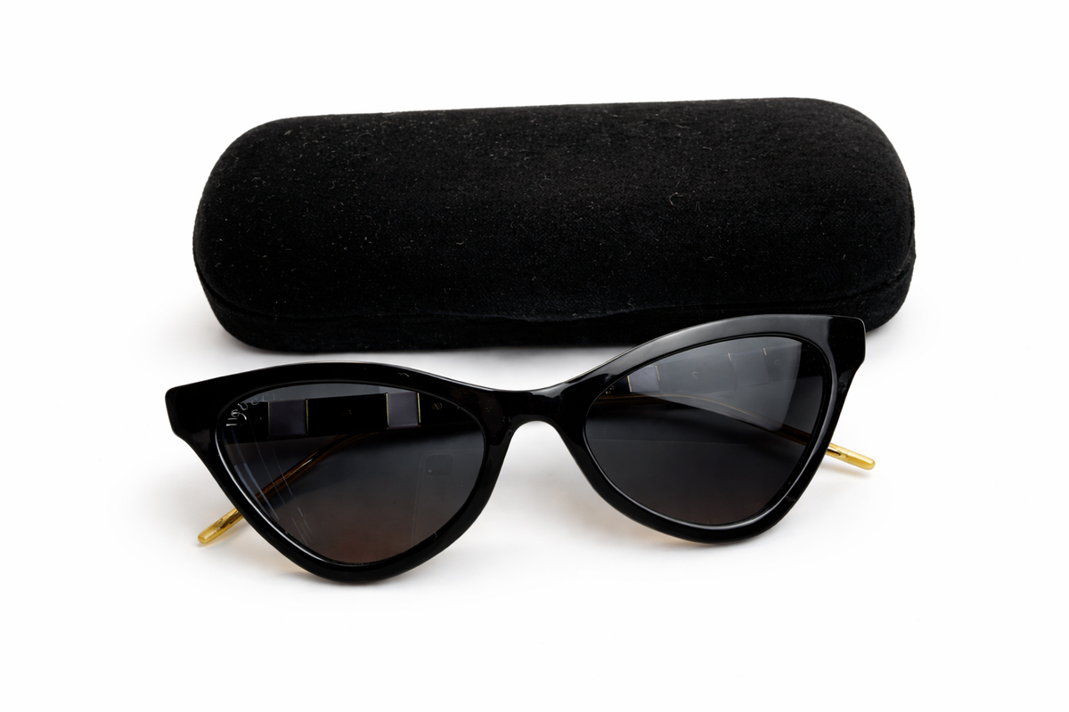 Gucci Limited Edition GG0597S Cat-Eye Sunglasses ladies