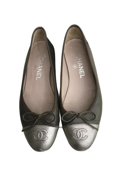Chanel Interlocking CC Logo Leather Ballet Flats It 38 | 8