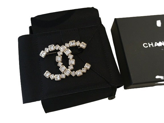 CHANEL Limited Edition 2020 Crystals CC XL Brooch Champagn Gold ladies