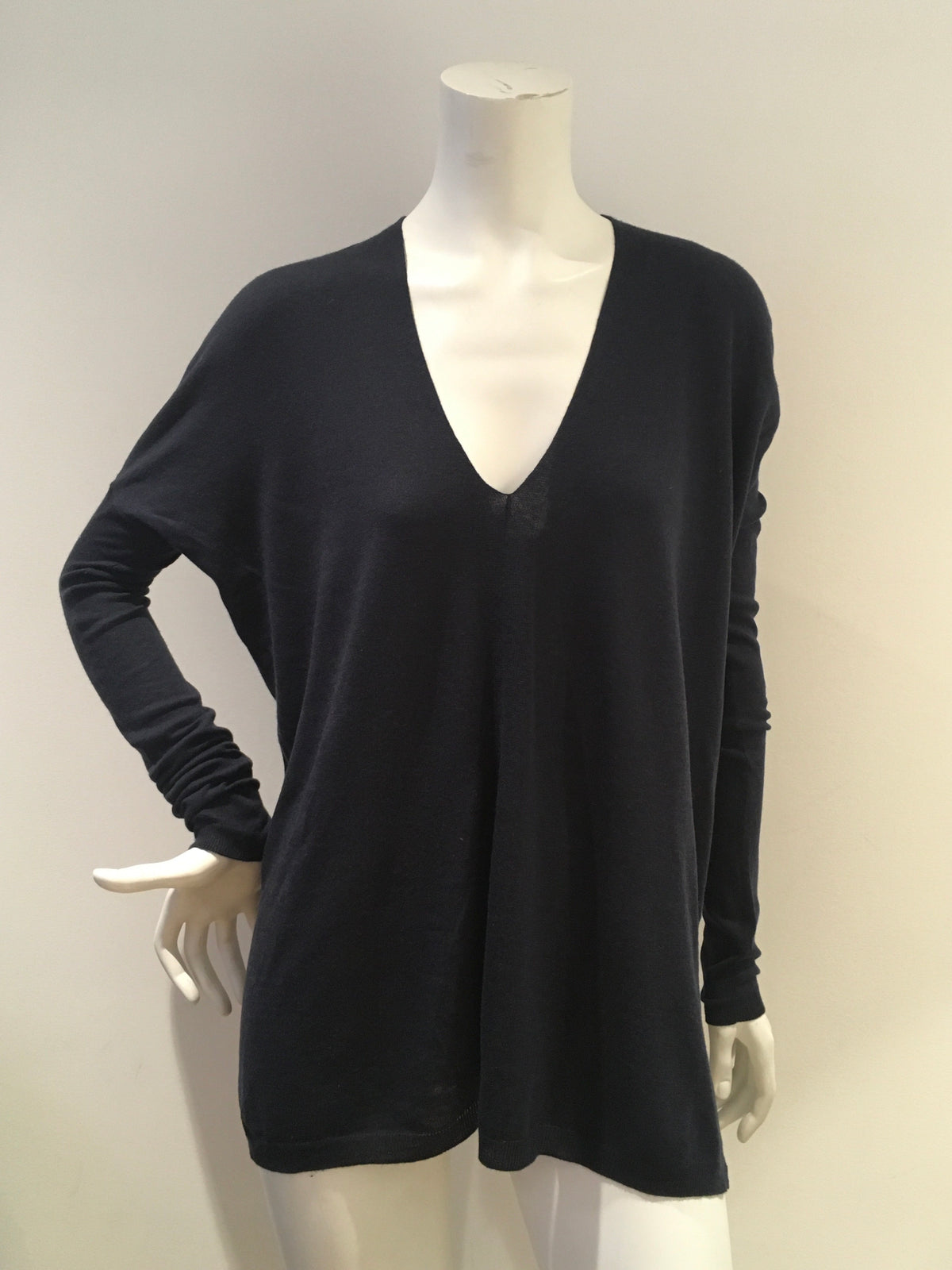 Vince V Neck Thin Knit Merino Wool Blend Sweater Jumper Size S /P Small ladies