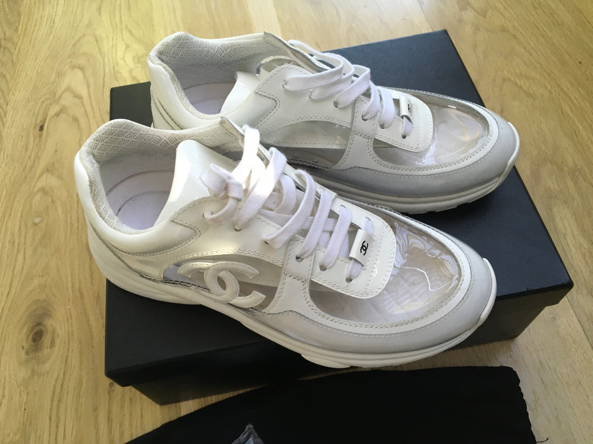 CHANEL 2018 White CC Low-Top Sneakers Trainers Shoes Ladies