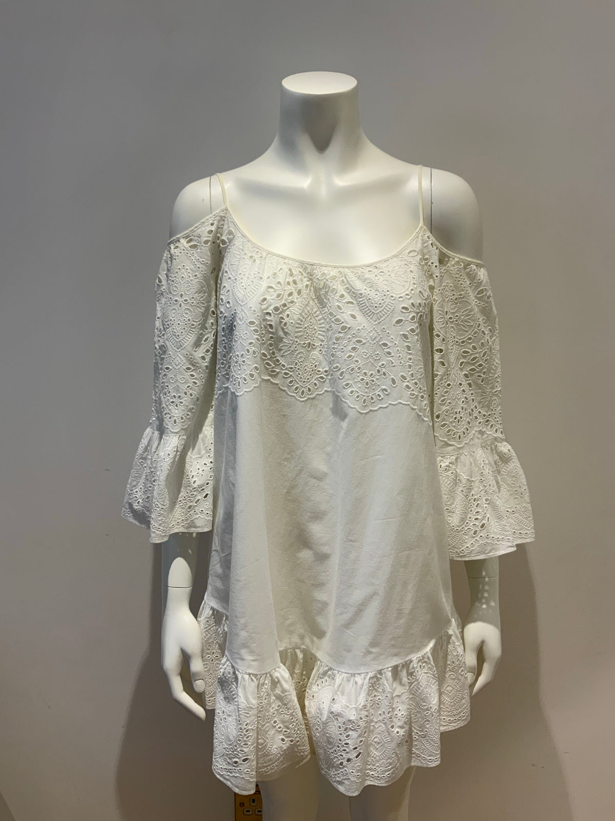 BCBGMAXAZRIA White Niki Eyelet Off-the-shoulder Casual Dress SIZE XS ladies