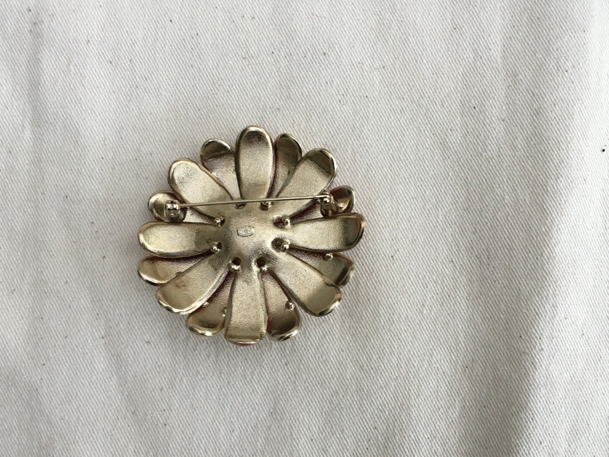 CHANEL 2017 PARIS CUBA CC Brooch SOLD OUT Limited Edition Floral Daisy Ladies