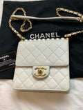 CHANEL 2019/2020 Lambskin Quilted Chic Pearls Flap White Bag Handbag ladies