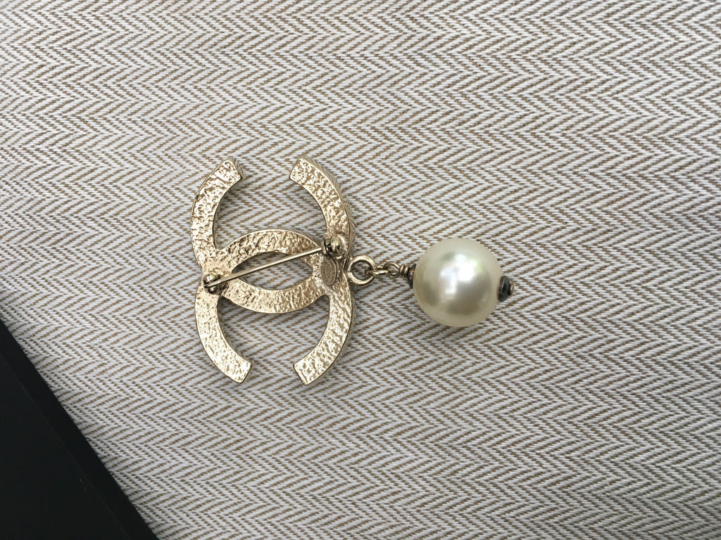 Chanel Gold Tone Faux Pearl CC Pin Brooch Chanel