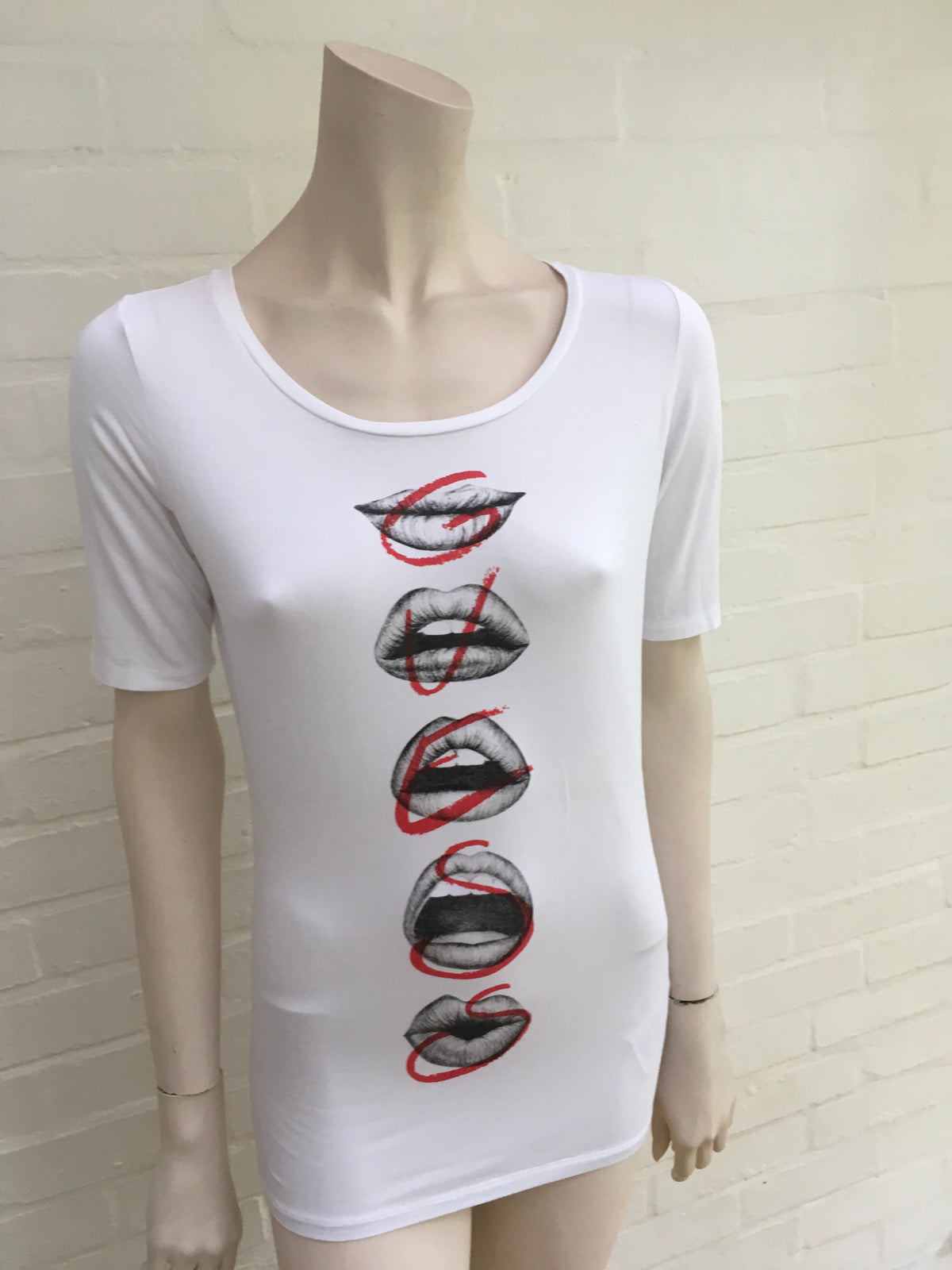 Guess Printed White T-shirt Top Size S Small Ladies