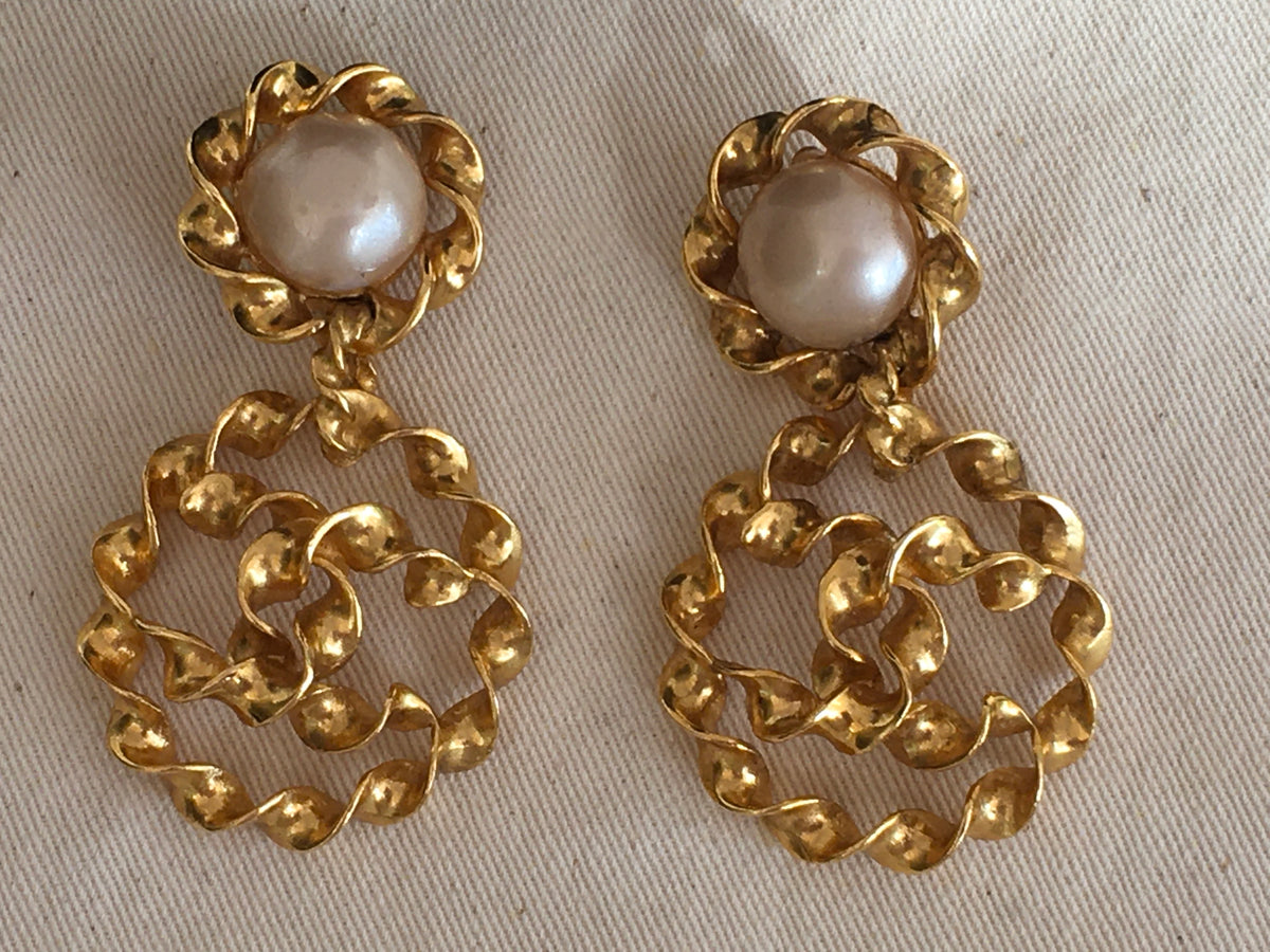Chanel CC Twist Gold Faux Pearl Drop Earrings 1994 Vintage Huge Amazing LADIES