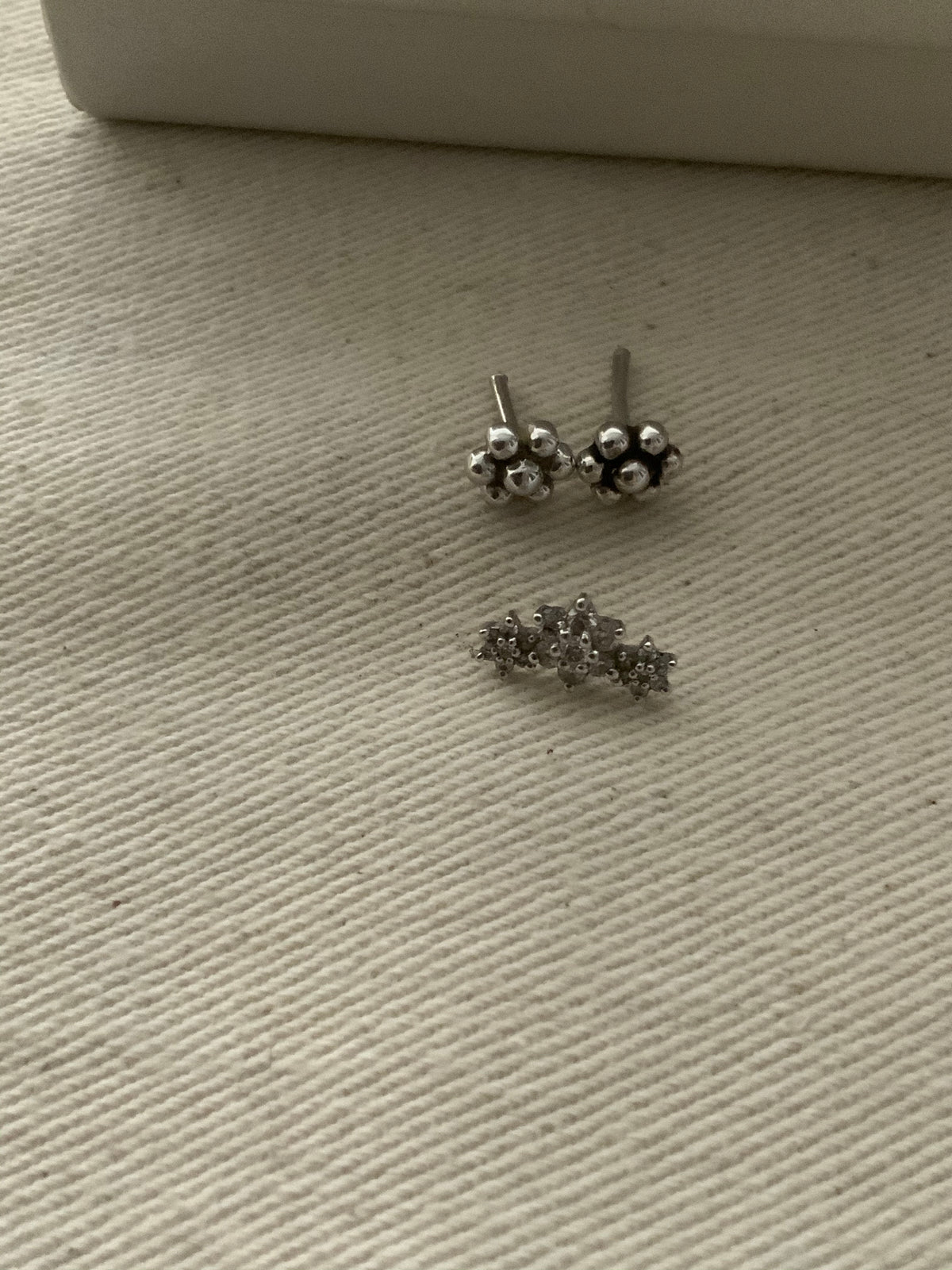MARIA TASH Flower Garland 3mm 18-karat white gold diamond earring ladies