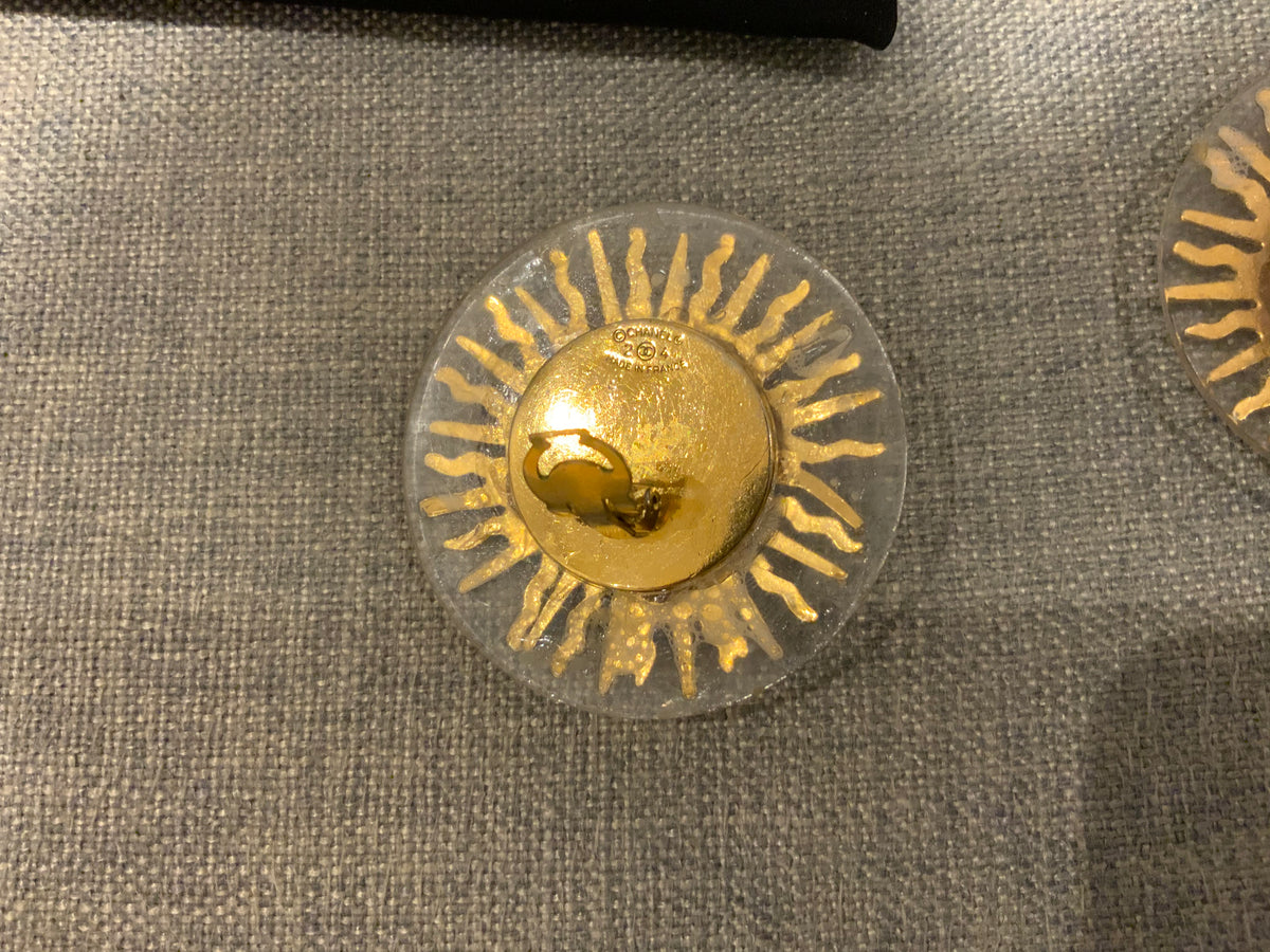 CHANEL SOLD OUT Circa 1990 Karl Lagerfeld Le Roi Soleil gilt and resin earrings ladies