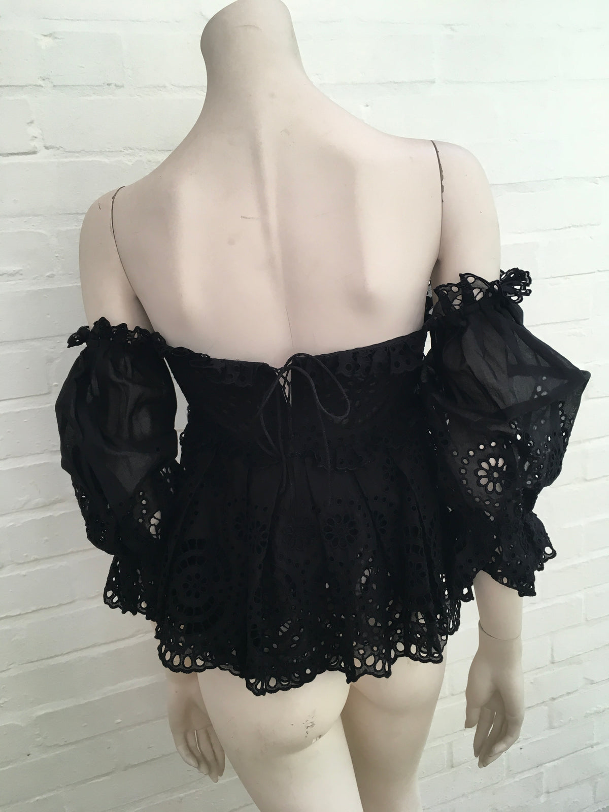 Tom Ford Broderie Anglaise Off The Shoulders Top MOST WANTED Size I 40 UK 8 S ladies