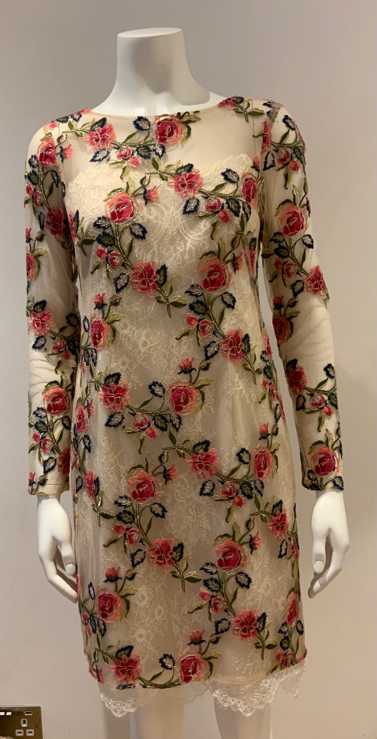 Notte by Marchesa Tull Floral Embroidered SO COUTURE Dress Size US 4 UK 8 Small ladies