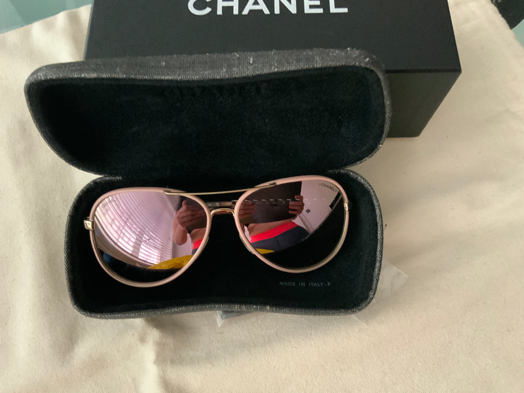 Chanel Pilot Light pink & gold frame pink mirror lenses CC Women Sungl –  Afashionistastore