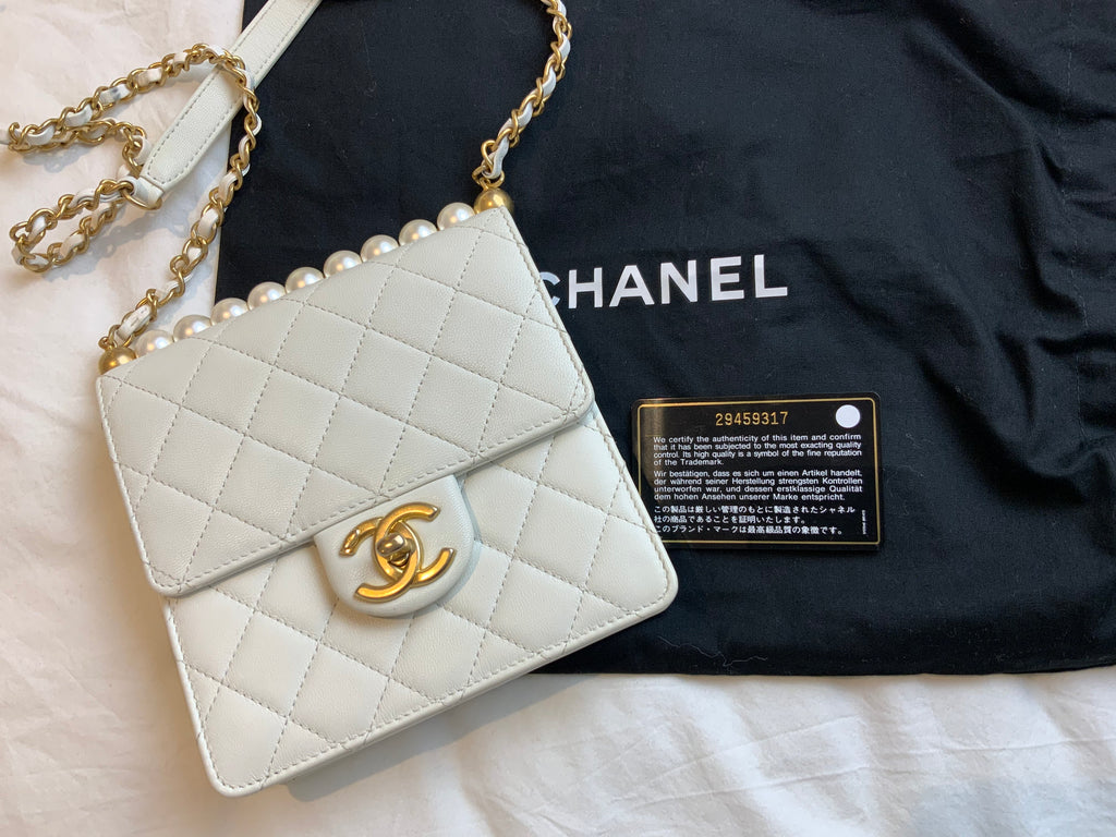 CHANEL 2019/2020 Lambskin Quilted Chic Pearls Flap White Bag Handbag l –  Afashionistastore