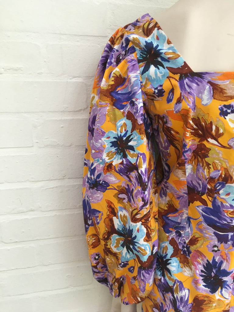Zara floral puff sleeve dress SOLD OUT Size M medium ladies – Afashionistastore Zara floral puff sleeve dress SOLD OUT Size M medium ladies – Afashionistastore