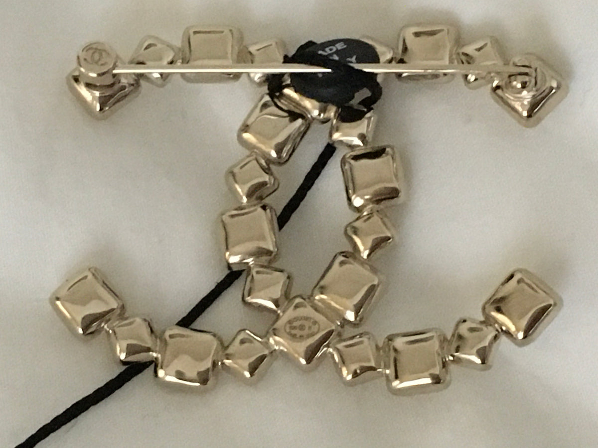 CHANEL Limited Edition 2020 Crystals CC XL Brooch Champagn Gold ladies
