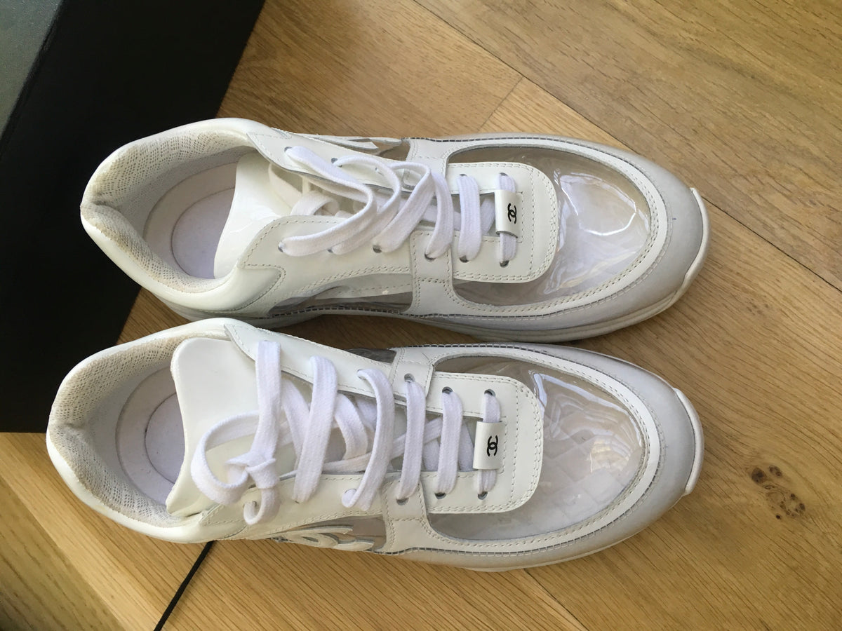 CHANEL 2018 White CC Low-Top Sneakers Trainers Shoes Ladies