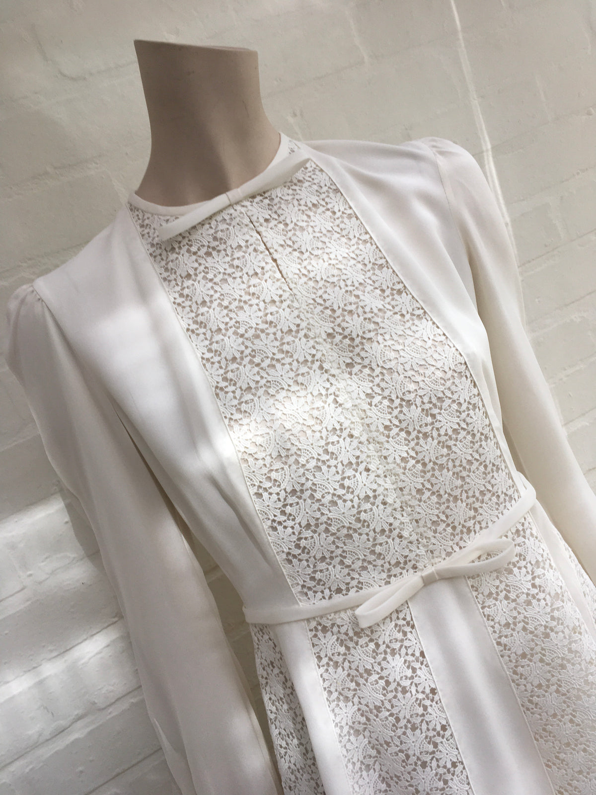 Giambattista Valli RUNAWAY Lace-paneled silk-crepe dress Size I 42 UK 10 US 6 ladies