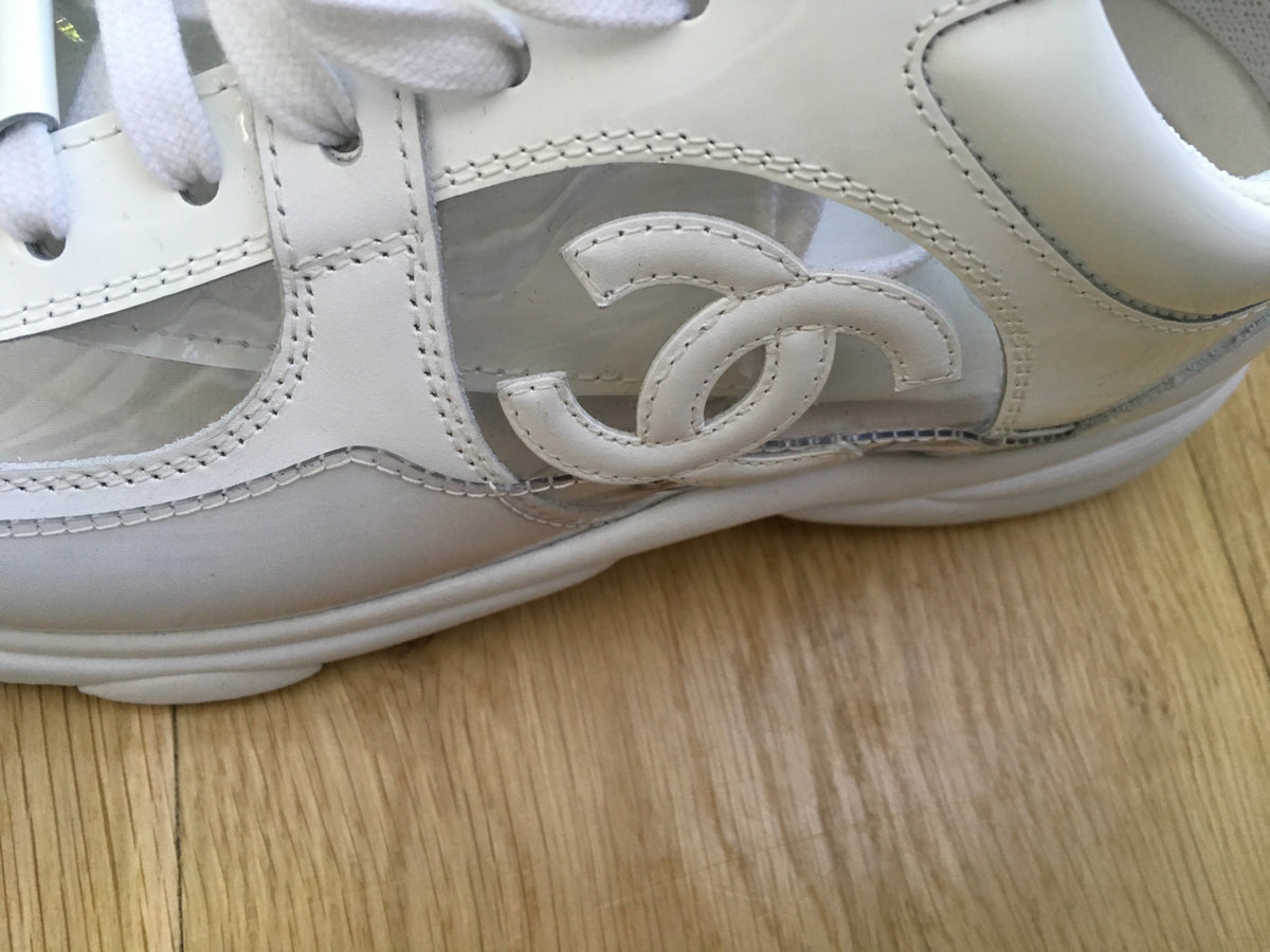 CHANEL 2018 White CC Low-Top Sneakers Trainers Shoes Ladies