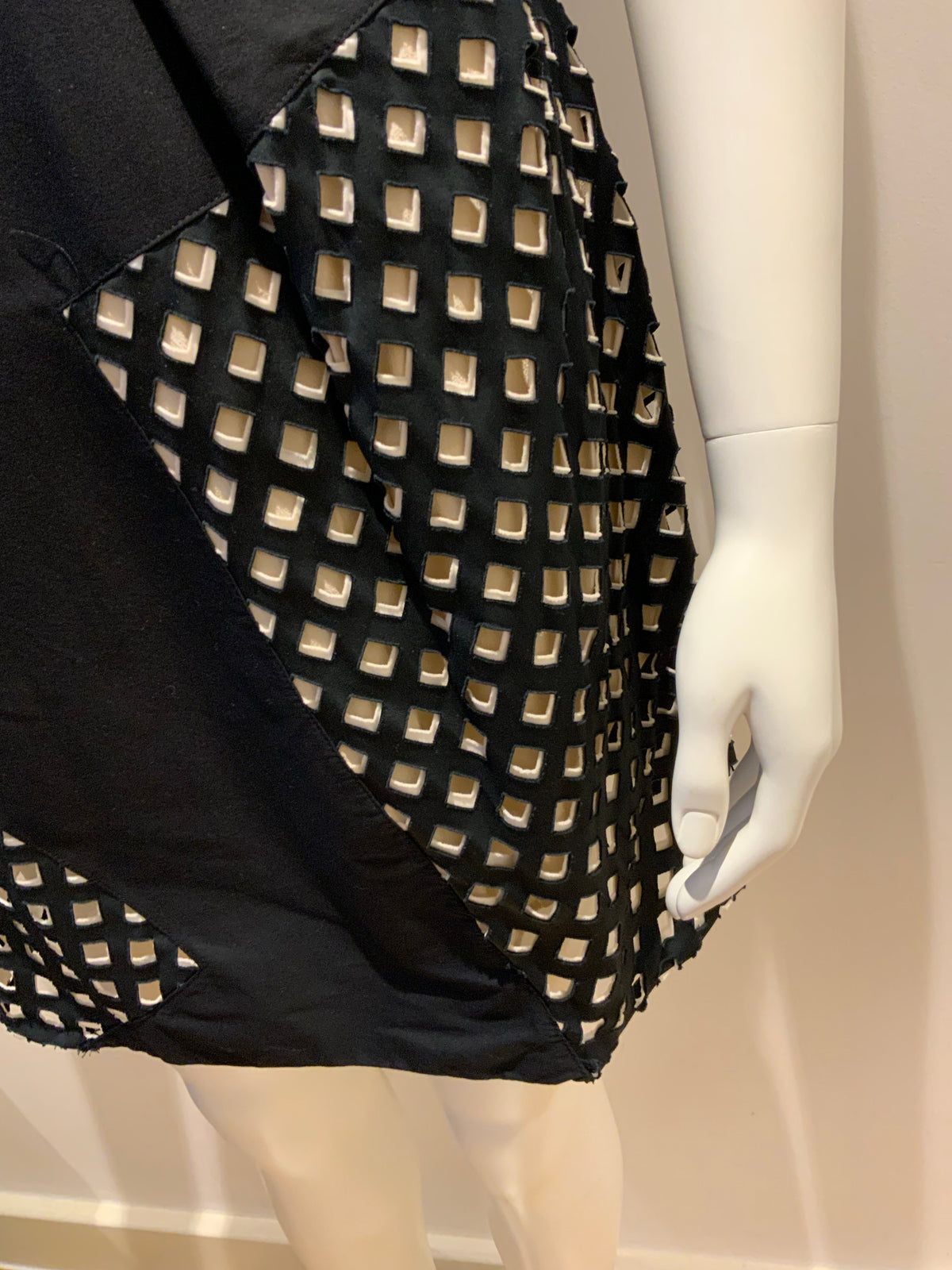 Roland Mouret RUNAWAY Black & White Lasercut Dress UK 8 US 4 IT 40 FR 36 ladies