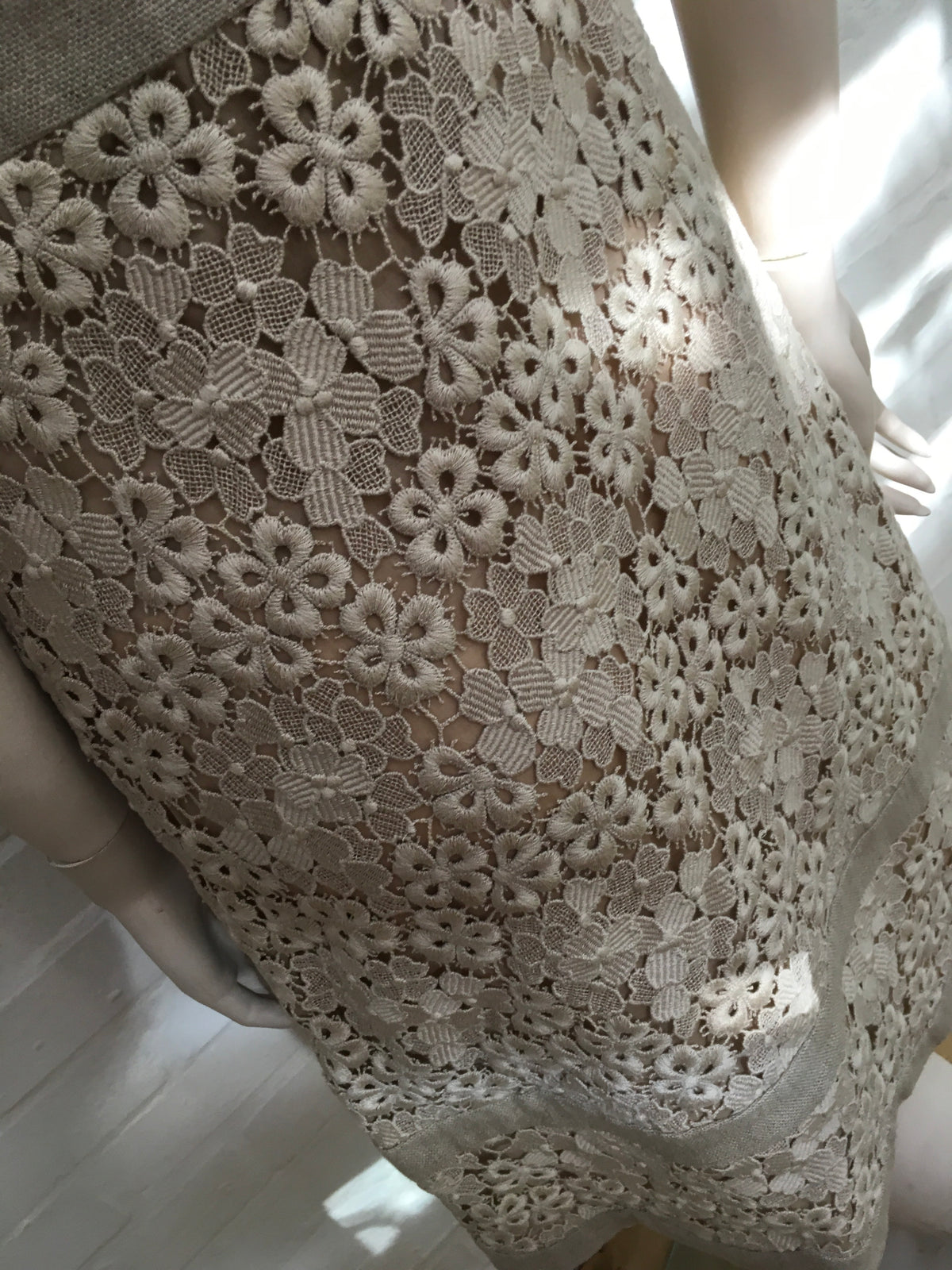 Valentino Cotton-blend broderie anglaise and linen Dress Elegant Ladies