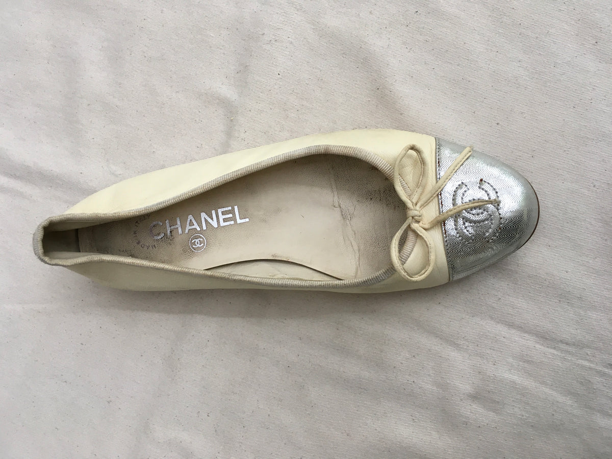 CHANEL CC Cap-Toe Leather Beige/Silver FLAT SHOE SIZE 36 UK 3 US 6 NOT A PAIR ladies