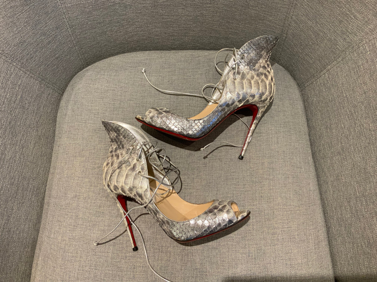 Christian Louboutin Python Megavamp 100 Pumps Heels Size 36.5 ladies