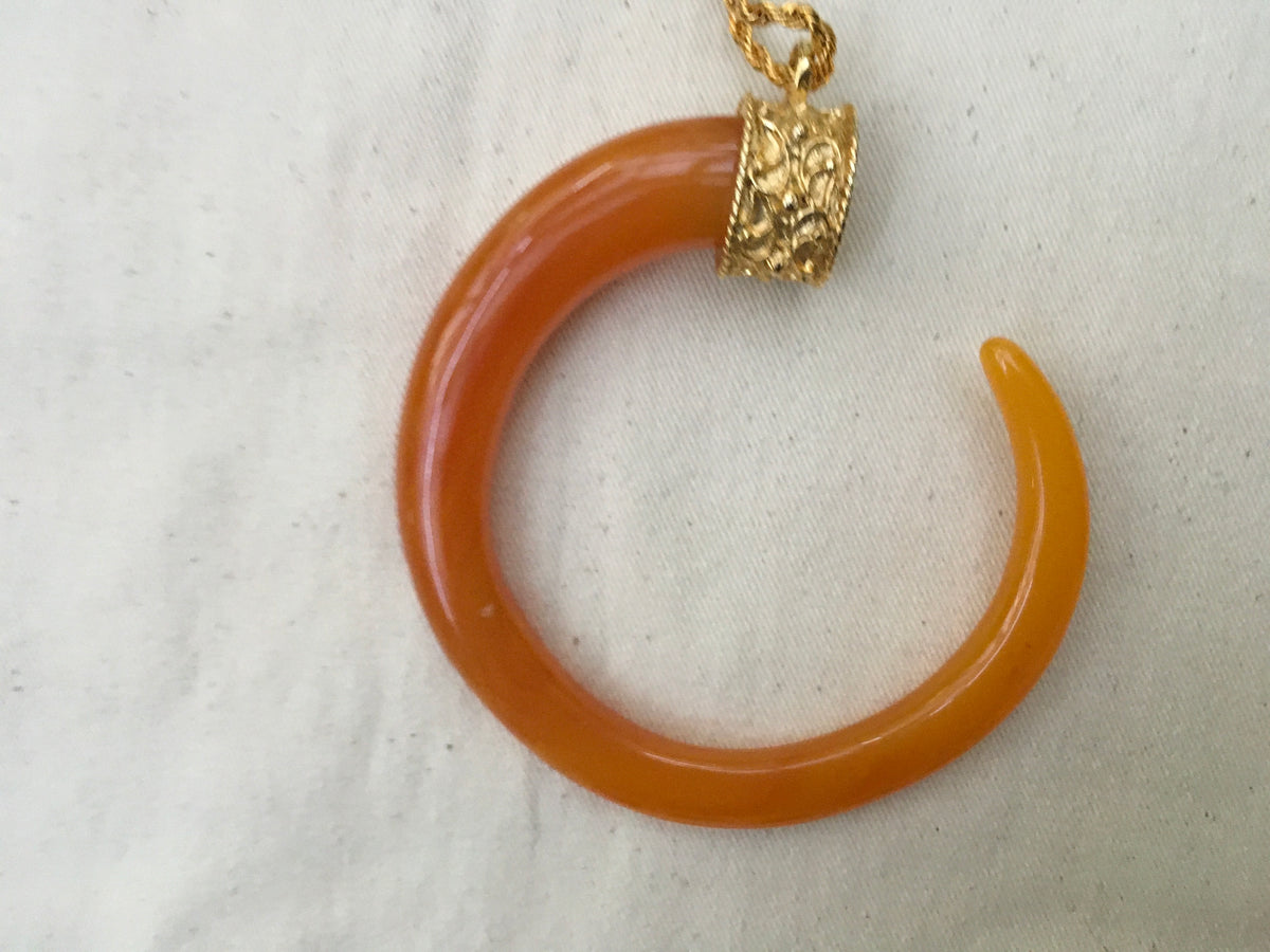 Kenneth Jay Lane Resin Tusk Pendant Necklace Chain Ladies