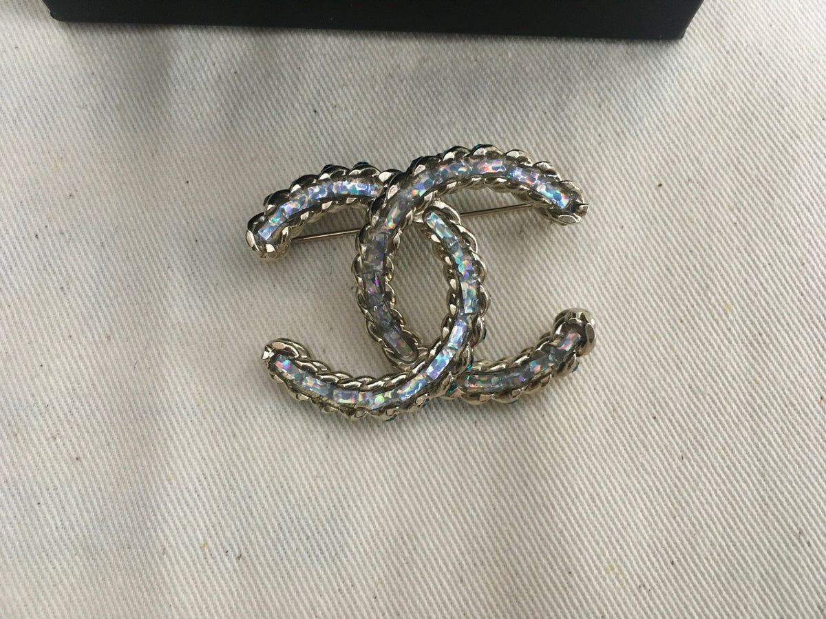 CHANEL Iridescent Crystal CC Brooch Green SOLD OUT Limited Edition Ladies