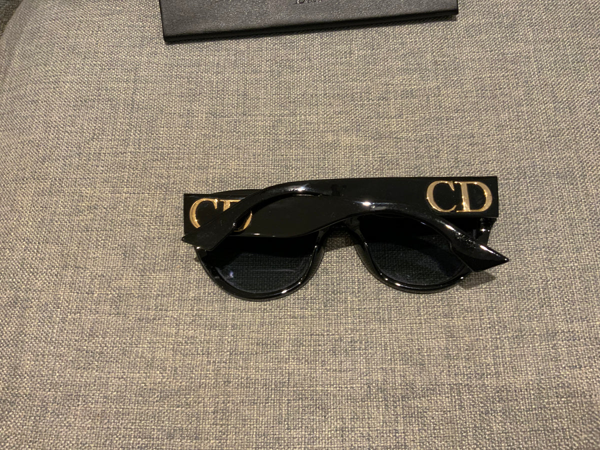 MOST WANTED Christian Dior DDIORF SUNGLASSES Includes original Dior case card ladies
