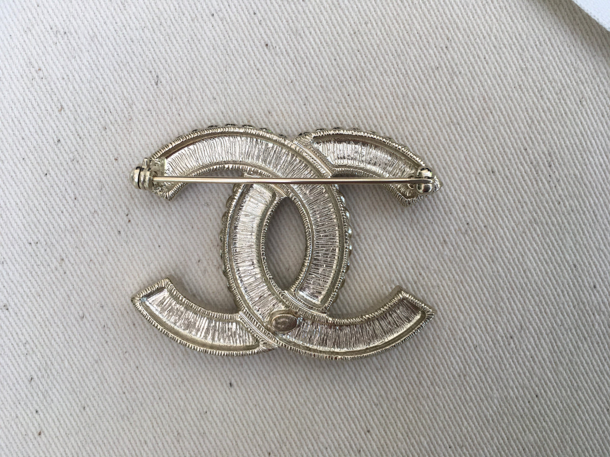 CHANEL Limited Edition 2020 Pearl Crystal CC XL Brooch Gold Pearly White ladies