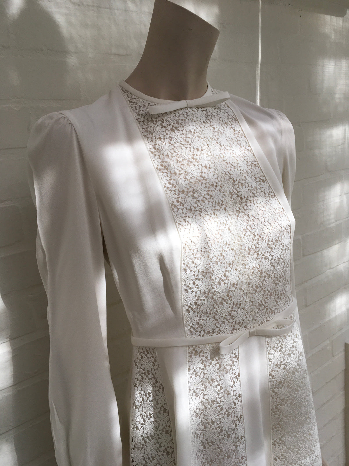 Giambattista Valli RUNAWAY Lace-paneled silk-crepe dress Size I 42 UK 10 US 6 ladies