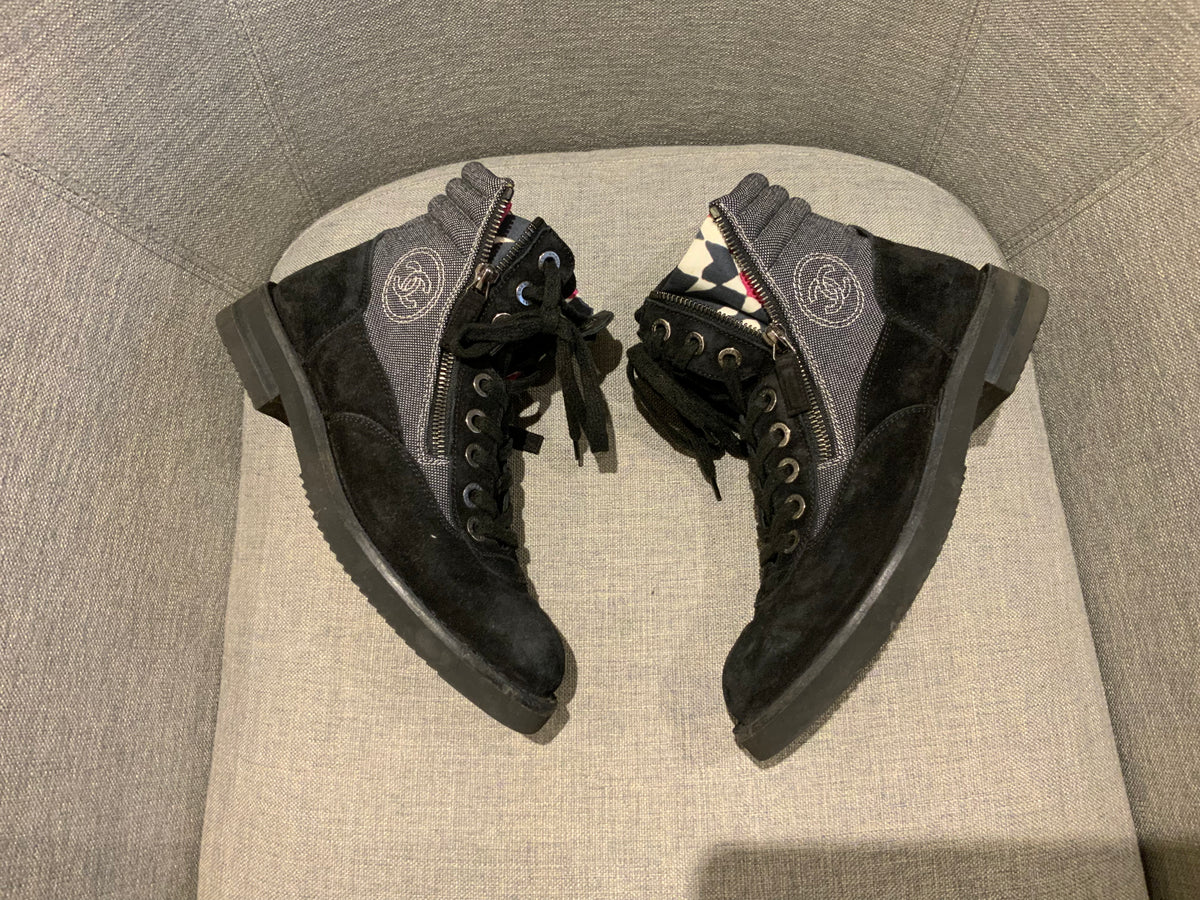CHANEL Interlocking CC Logo Combat Boots SIZE 37 1/2 UK 4.5 US 7.5 ladies