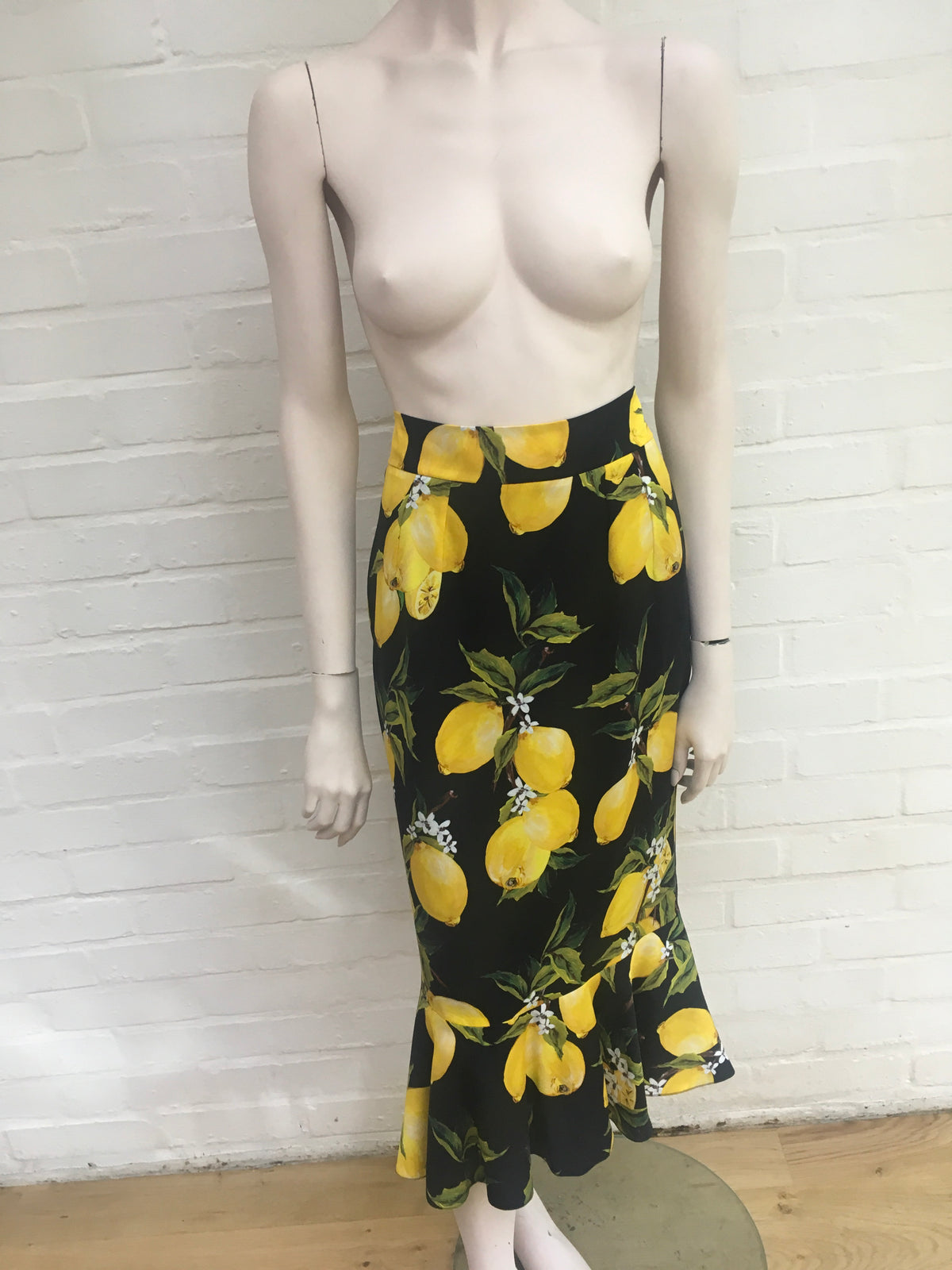Dolce & Gabbana Lemon-print silk-blend charmeuse skirt Ladies